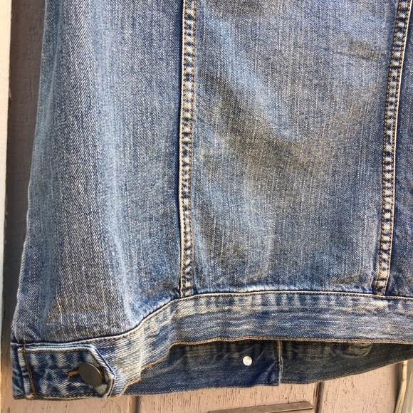 Forever 21 Denim Studded Sleeveless Women Washed Punk Vest Size Medium - Picture 7 of 8